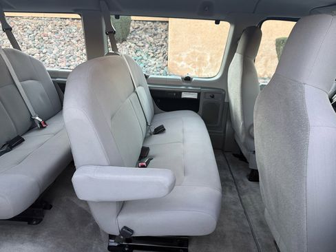 Used 2013 Ford E-350 and Econoline 350 XLT image 16