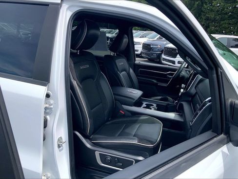 Used 2024 RAM 1500 Laramie AWD/4WD image 6