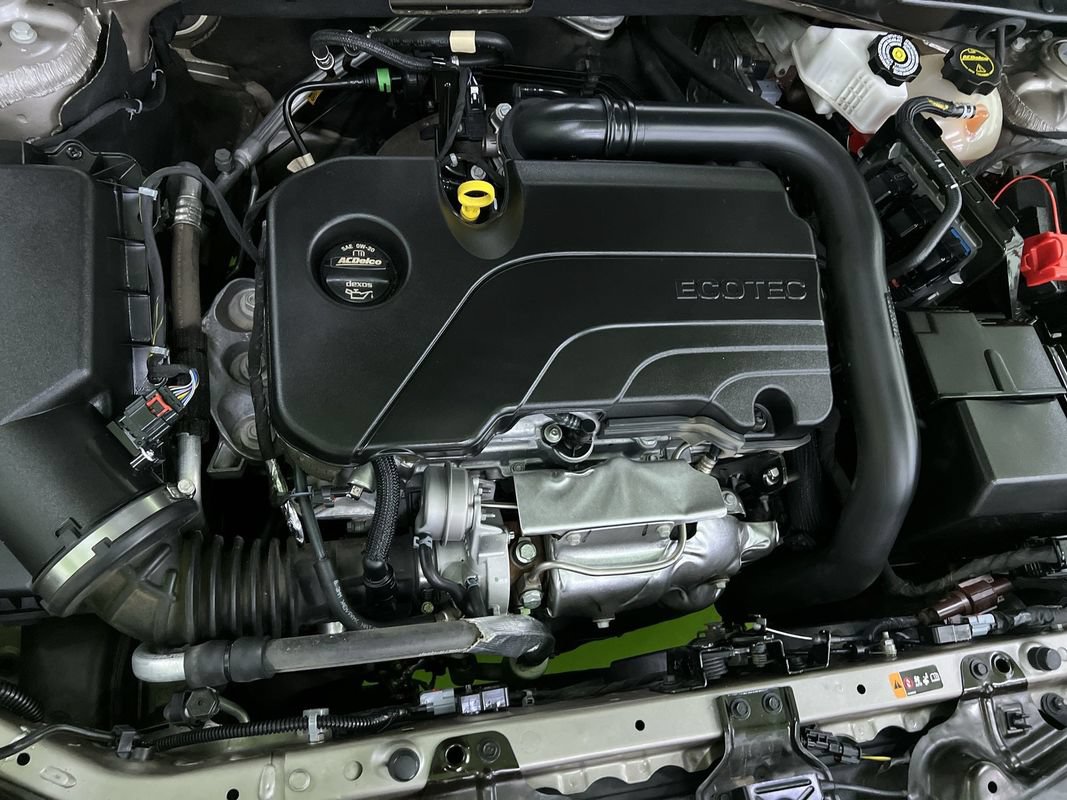 Used 2025 Chevrolet Malibu LT FWD image 30