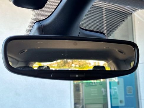 Used 2022 Chrysler Pacifica Touring-L FWD image 26