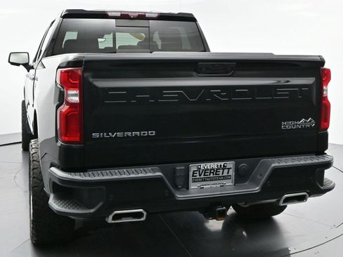 Used 2023 Chevrolet Silverado 1500 High Country w/ High Country Premium Package AWD/4WD image 6