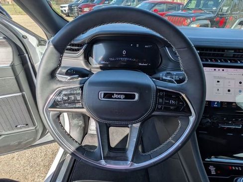 Certified 2023 Jeep Grand Cherokee Overland image 19