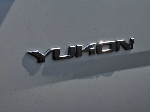 Used 2019 GMC Yukon SLT w/ Open Road Package AWD/4WD image 5