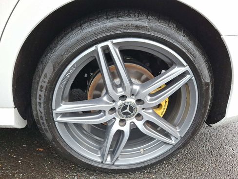 Used 2019 Mercedes-Benz E 300 4MATIC image 7