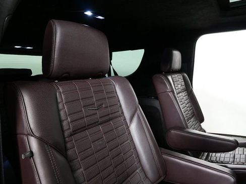 Used 2023 Cadillac Escalade ESV Premium Luxury Platinum image 23