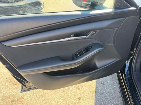 Used 2025 MAZDA MAZDA3 s FWD image 8