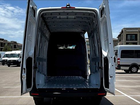 New 2025 Mercedes-Benz Sprinter 2500 image 19
