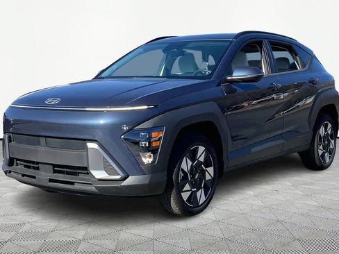Used 2024 Hyundai Kona SEL AWD/4WD image 3