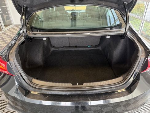 Used 2020 Chevrolet Malibu LT image 11