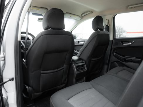 Used 2018 Ford Edge SE image 22