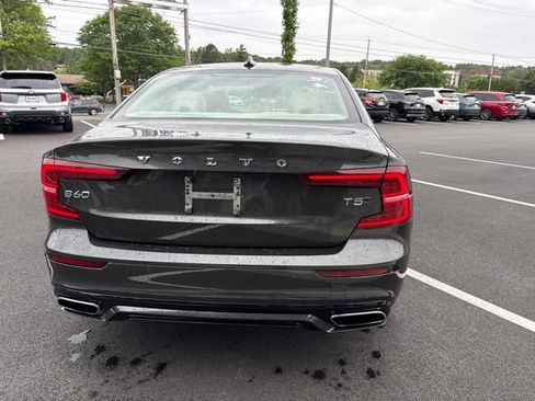 Used 2021 Volvo S60 T5 Momentum w/ Premium Package AWD/4WD image 7