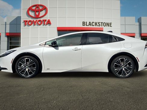 Certified 2023 Toyota Prius XLE AWD/4WD image 6