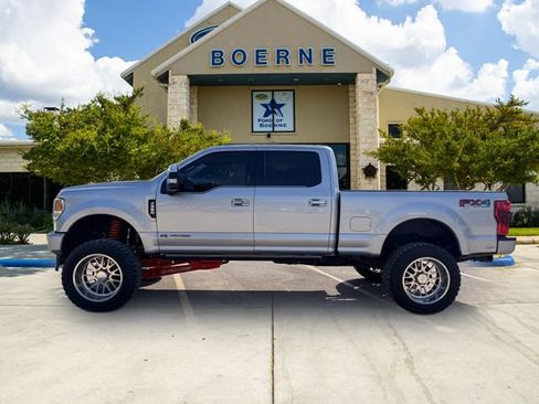 Used 2022 Ford F350 Platinum AWD/4WD image 2