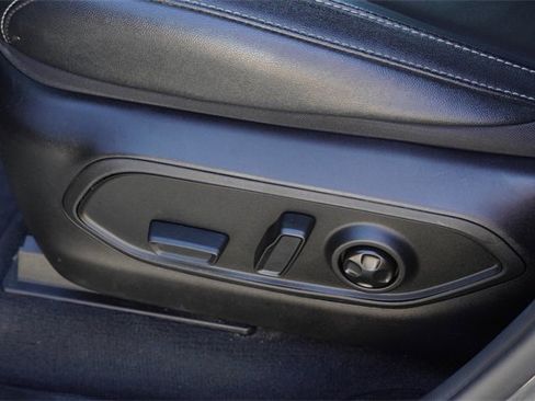 Used 2024 Jeep Grand Cherokee L Limited w/ Black Appearance Package image 22