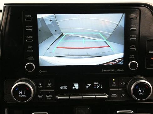 Used 2021 Toyota Highlander LE image 26