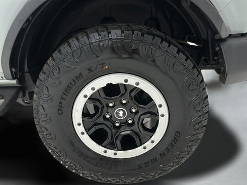 Used 2023 Ford Bronco Big Bend w/ Sasquatch Package AWD/4WD image 8