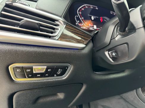 Used 2021 BMW X7 xDrive40i w/ Premium Package image 33