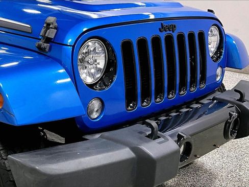 Used 2014 Jeep Wrangler Unlimited Sahara image 30