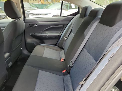 Used 2025 Nissan Versa SV FWD image 15