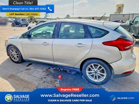 Used 2015 Ford Focus SE FWD image 3