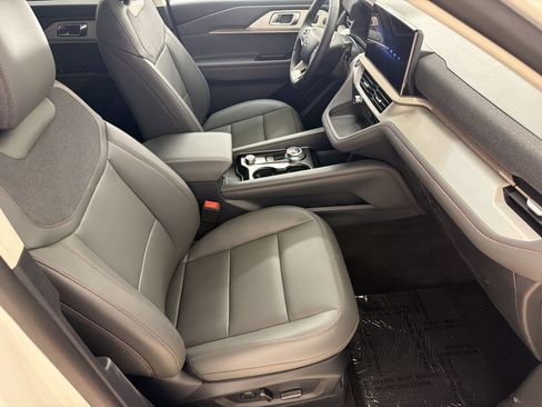 New 2026 Ford Explorer Active w/ Active Comfort Package AWD/4WD image 23