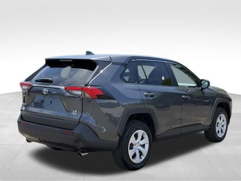 Used 2024 Toyota RAV4 LE AWD/4WD image 7