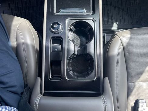 Used 2023 Lincoln Corsair AWD w/ Equipment Group 101A image 31