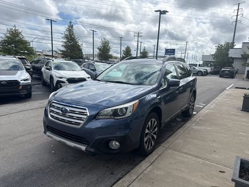 Used 2017 Subaru Outback 2.5i Limited AWD/4WD image 5