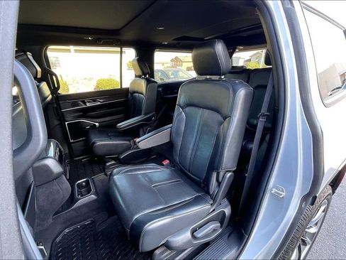 Used 2022 Jeep Wagoneer Series III w/ Premium Group I AWD/4WD image 26