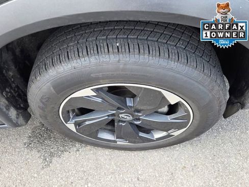 Used 2024 Nissan Rogue SV image 3