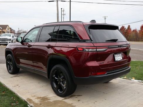 New 2025 Jeep Grand Cherokee Altitude image 26
