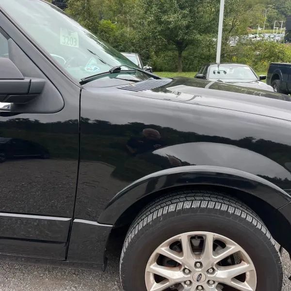 Used 2016 Ford Expedition Limited w/ Equipment Group 301A AWD/4WD image 16
