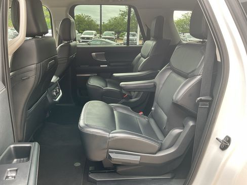 Used 2025 Ford Expedition Max Platinum AWD/4WD image 15