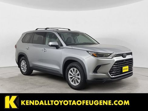 Certified 2025 Toyota Grand Highlander AWD image 3