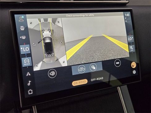 New 2026 Land Rover Range Rover Velar Dynamic SE image 26