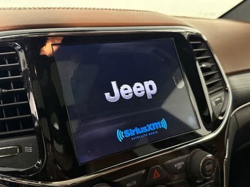 Used 2020 Jeep Grand Cherokee Summit AWD/4WD image 22