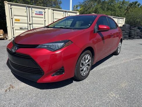 Used 2018 Toyota Corolla LE image 1