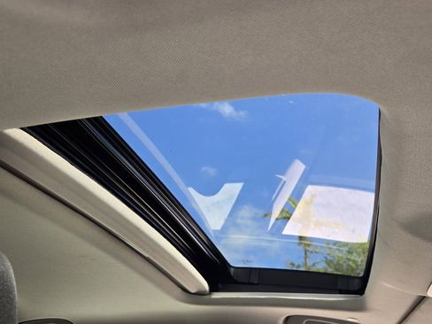 Used 2025 Honda Accord SE image 18