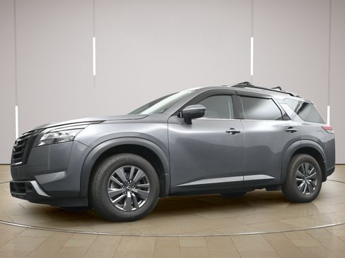 Used 2024 Nissan Pathfinder SV w/ Black Appearance Package FWD image 21