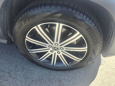 Certified 2024 Mercedes-Benz GLE 450 4MATIC image 9