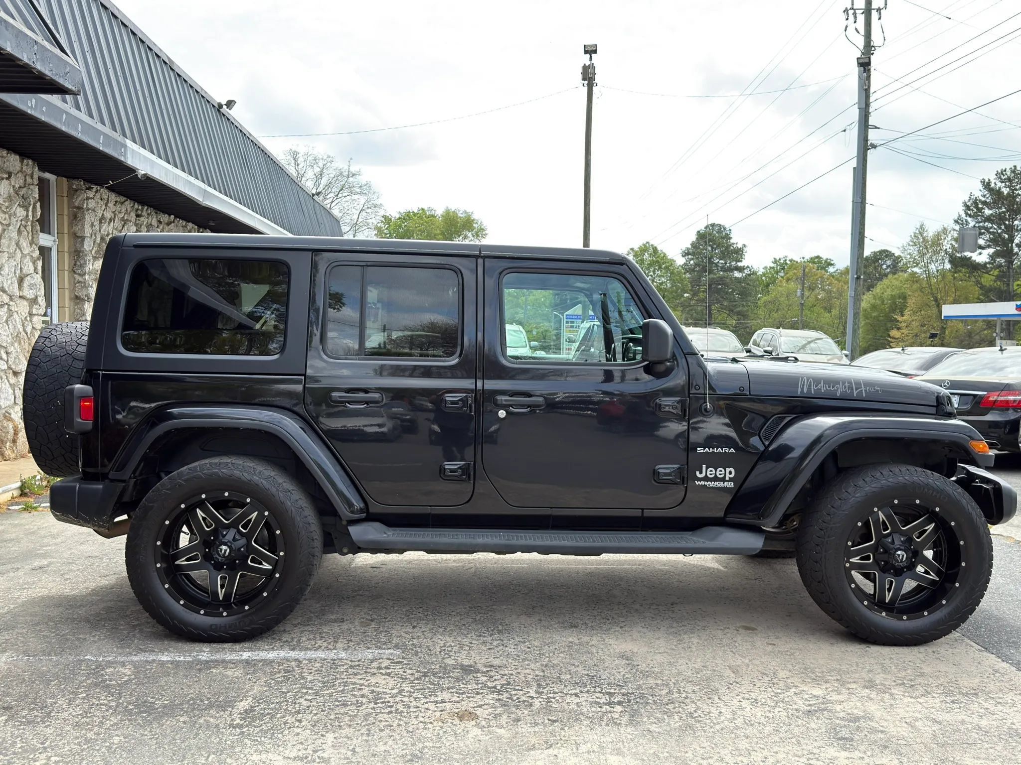 Used 2020 Jeep Wrangler Unlimited Sahara AWD/4WD image 5