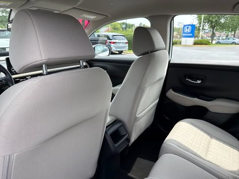 Certified 2025 Honda HR-V LX image 20