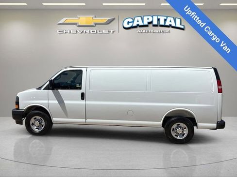 New 2026 Chevrolet Express 3500 Extended RWD image 2
