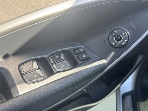 Used 2018 Hyundai Santa Fe Limited FWD image 17