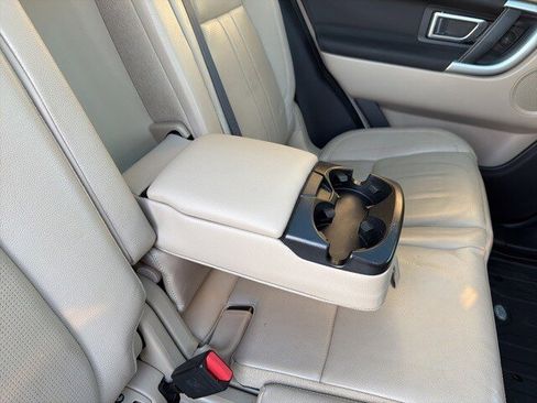 Used 2018 Land Rover Discovery Sport HSE image 46