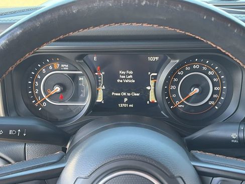 Used 2024 Jeep Gladiator Mojave w/ Technology Group AWD/4WD image 18