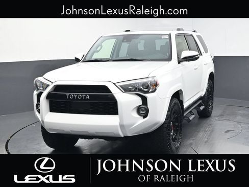 Used 2024 Toyota 4Runner SR5 Premium w/ Moonroof Package AWD/4WD image 5