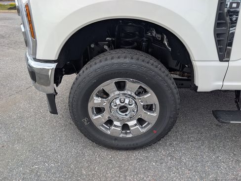 New 2026 Ford F250 Lariat w/ Chrome Package image 5