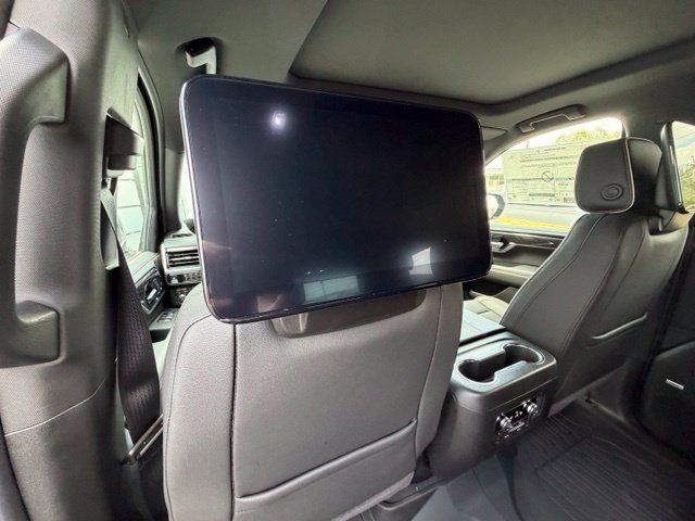 New 2026 GMC Yukon Elevation w/ Elevation Premium Package AWD/4WD image 17