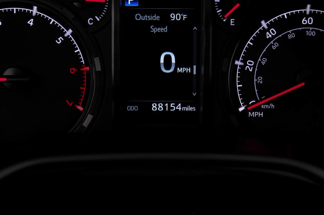 Used 2021 Toyota 4Runner SR5 Premium w/ Moonroof Package AWD/4WD image 26